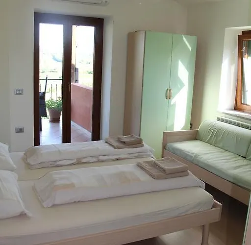 Zoi アパート ドブロボ