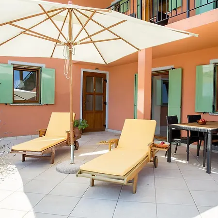 Apartment Zoi Dobrovo